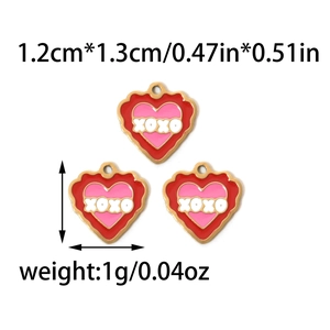Detail view of 3pcs 1.3cm XOXO heart pendants with size and weight specs on white background