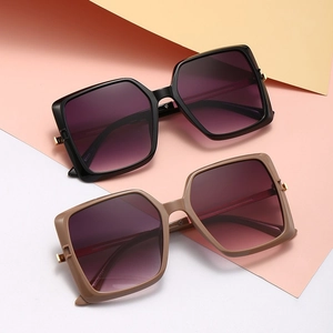 Classic square oversized sunglasses with gradient lenses and stylish gold metal hinges