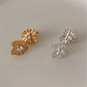 925 Sterling Silver heart stud earrings with zircon and pleated texture in gold and silver
