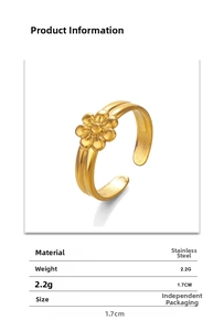 Detail view of 18K gold plated stainless steel flower ring with size and weight specs