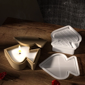 Translucent spade-shaped silicone mold set for DIY scented candles and resin crafts