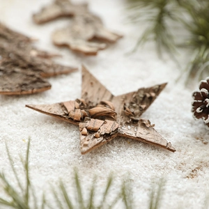 Pendentif en écorce naturelle en forme d'étoile avec texture rustique pour Noël