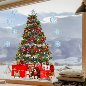 Adesivi natalizi per finestre con albero verde, fiocchi blu e piccoli pacchetti regalo rossi