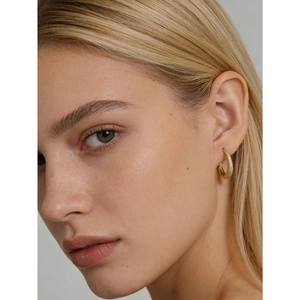 Minimalist S925 sterling silver hoop earring with gold textured sand finish for women