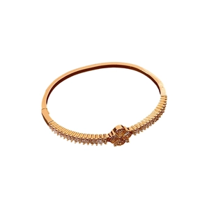 Elegante bracciale a quadrifoglio in oro rosa con zirconi cubici e ciondolo floreale
