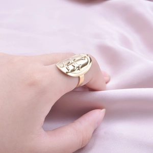 Bague céleste dorée avec gravure lune et étoile sur anneau réglable en inox