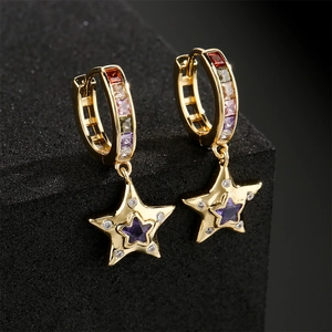 Orecchini a cerchio geometrici placcati oro 18K con zirconi colorati e stella viola