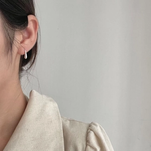 S925 sterling silver waterdrop earrings featuring a minimalist polished metallic finish