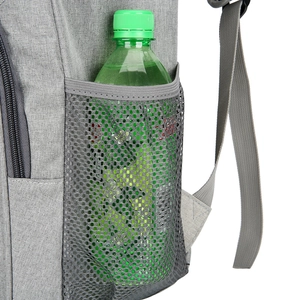 Grand sac à dos de pique-nique isotherme gris avec poches latérales en filet noir