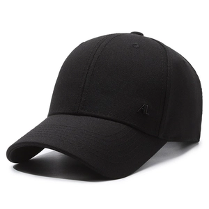Casquette de baseball noire classique avec visière courbée et logo AL métallique