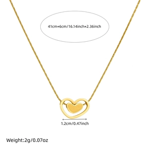 Collier en acier inoxydable doré avec pendentif double cœur évidé élégant