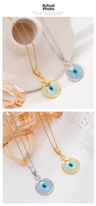 Vue détaillée du collier œil protecteur avec pendentif étoile en or et argent