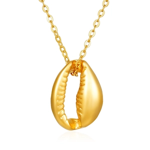 Polished 18K gold plated stainless steel necklace featuring a seashell pendant charm
