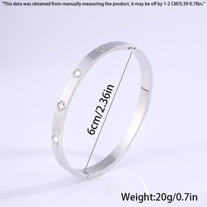 Detailed size view of silver clover bangle with 6cm inner diameter and 20g weight