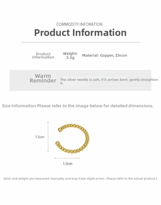 Macro view of 18k gold plated earring with dimensions 1.5cm and 3.3g weight detail