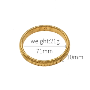 Details zum goldenen Schlangen-Armband mit 71mm Durchmesser und 10mm Breite