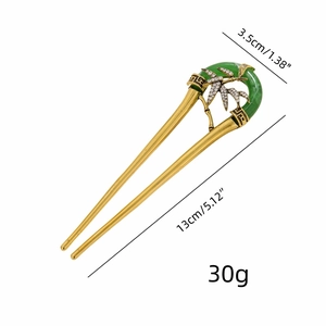 Eleganter Bambusblatt-Haarstab in Gold mit grünem Jadestein und funkelnden Kristallen