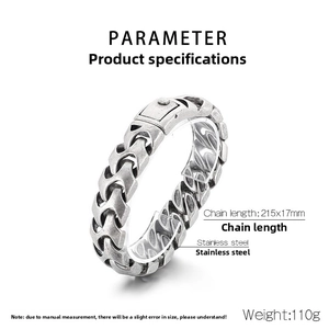 Vue macro du bracelet chaîne d'os de dragon en acier inoxydable 215x17mm pour homme avec fermoir