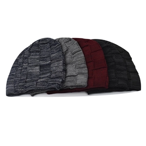 Winter plaid knitted beanies set in four colors for men and women with warm fleece lining
