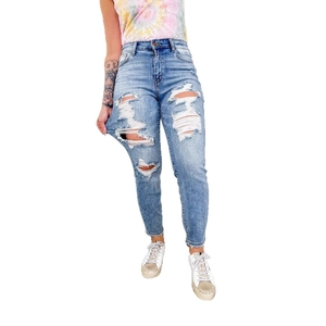 Jean skinny femme bleu clair à taille haute avec détails déchirés et denim délavé