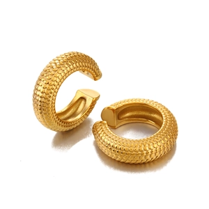 18K gold-plated stainless steel ear cuffs with vintage fish scale textured pattern