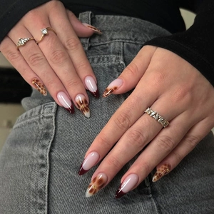 Brown Amber Smudge Press On Nails Long Almond Burgundy French Tip With Golden Artificial Pearl Beads Elegant False Nails For Women