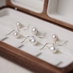 8-9mm natural freshwater pearl drop earrings with S925 silver hooks in a wooden box