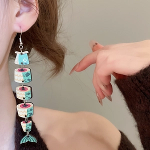 Ethnic fish pendant hook earrings with wood print textures and bohemian tassel style