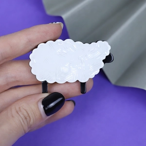 Handmade sheep acrylic brooch pin with white woven texture for clothing and bags