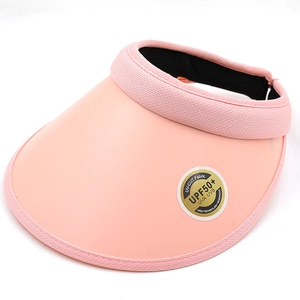 Vue détaillée du chapeau UV rose avec mesh respirant et étiquette de protection UPF 50+