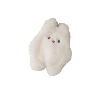 Détail de porte-monnaie lapin en peluche blanche avec broderie et yeux bleus