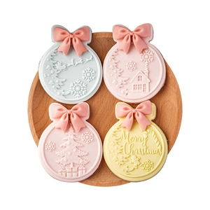 Christmas fondant silicone mold set for cookies with 3D bow and Merry Christmas motifs