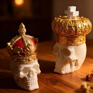 Ornamenti a teschio gotico con corone reali e cappelli da vescovo, set di 2 pezzi