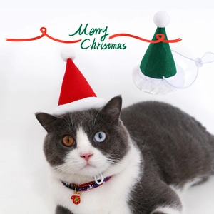 Adjustable felt Christmas hat for cats and dogs in festive red and green with plush trim