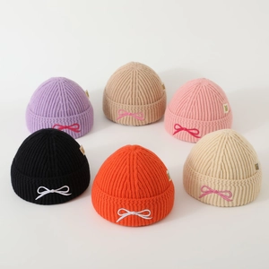 Berretti in maglia per neonati con fiocchi carini in vari colori per il caldo inverno