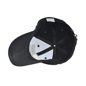Internal view of the cotton baseball cap with sweatband and 6-panel structure