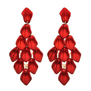 Retro matte red acrylic rose petal tassel earrings with elegant layered floral design