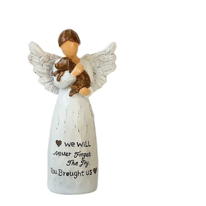 Estatua moderna de ángel con perro en resina con texto conmemorativo y textura de madera