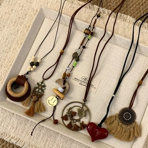 Böhmische Retro-Lange-Halskette mit ethnischen Quasten und Holzanhängern für Damen