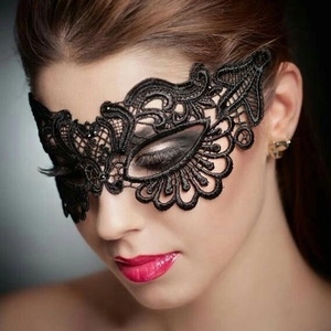 Elegant black lace masquerade mask for women with intricate hollow patterns for parties
