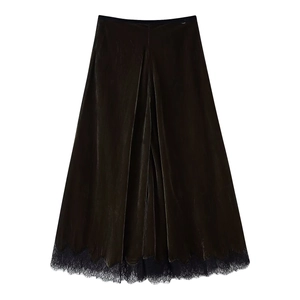 Gonna midi svasata in velluto verde scuro con bordo in pizzo nero raffinato da donna