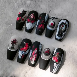 Détails en relief 3D de l'ongle gothique avec chat noir, rose rouge et texte magic