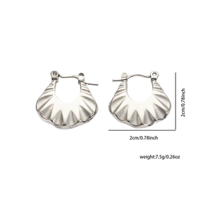 Detailed view of silver shell-textured earrings with 2cm size and 7.5g weight markers
