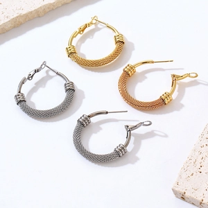 Boucles D'oreilles Créoles Mailles Tissées Acier Inoxydable Plaqué Or 18K Texture Tressée Géométrique Pour Femmes