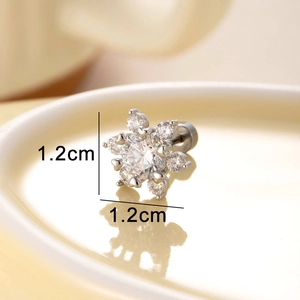Sparkling snowflake heart stud earring made of titanium steel with screw back closure