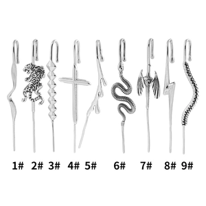 Boucles d'oreilles punk en acier inoxydable avec formes de tigre, serpent et ailes