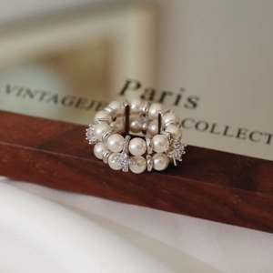 Double-layer pearl elastic ring with a zircon cross charm in a vintage style for women