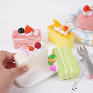 Jouets de gâteaux mousse 7cm à rebond lent avec décors de fruits réalistes