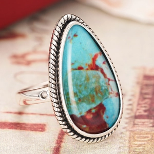 Anillo vintage de turquesa en gota con textura de cuerda plateada y estilo boho