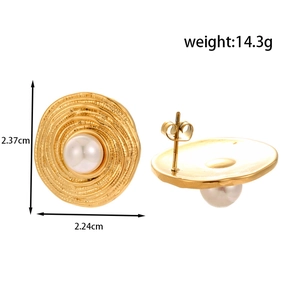 French vintage style gold spiral earrings with white pearls and 14.3g weight display